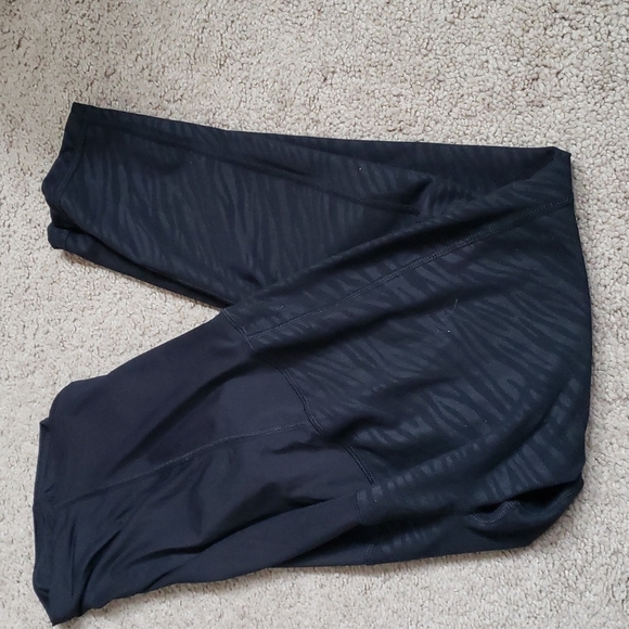 Isabel maternity capri leggings size medium - Picture 1 of 3